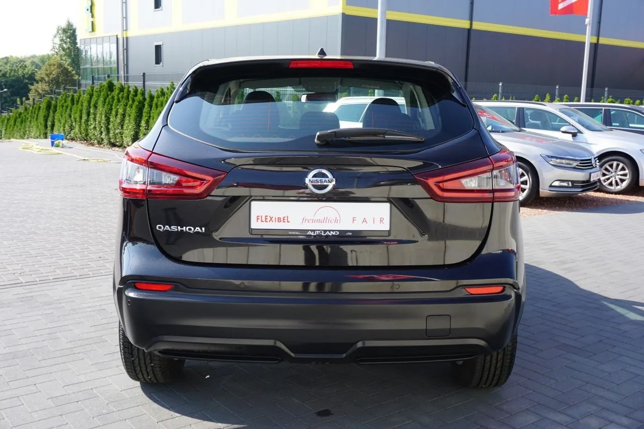 Nissan Qashqai 1.3 DIG-T...  Image 3