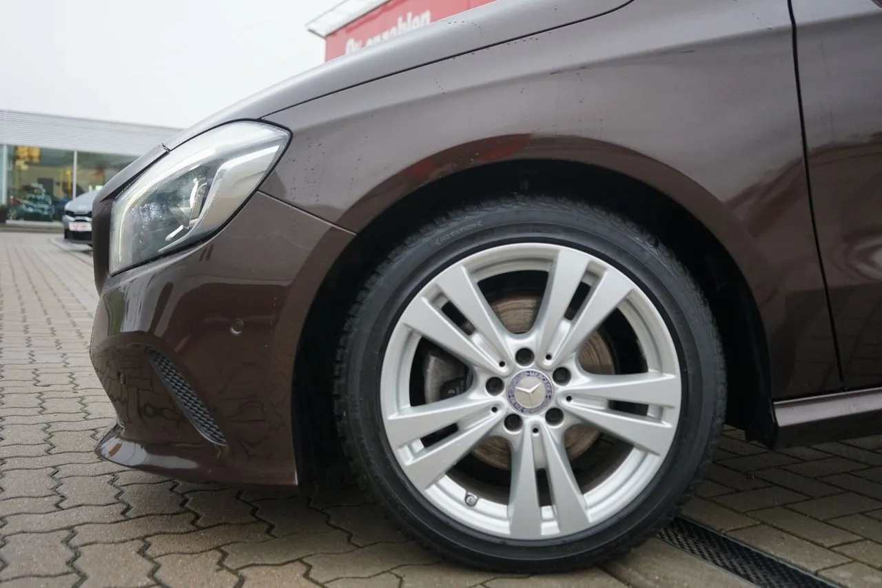 Mercedes-Benz A-Klasse A200 d Urban...  Image 7